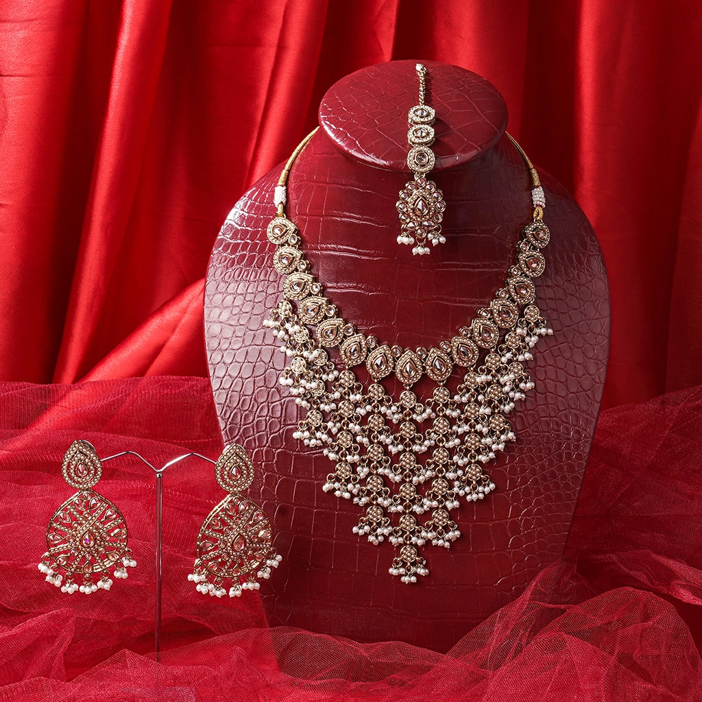 Pearl Necklace Ruby Emerald Gold