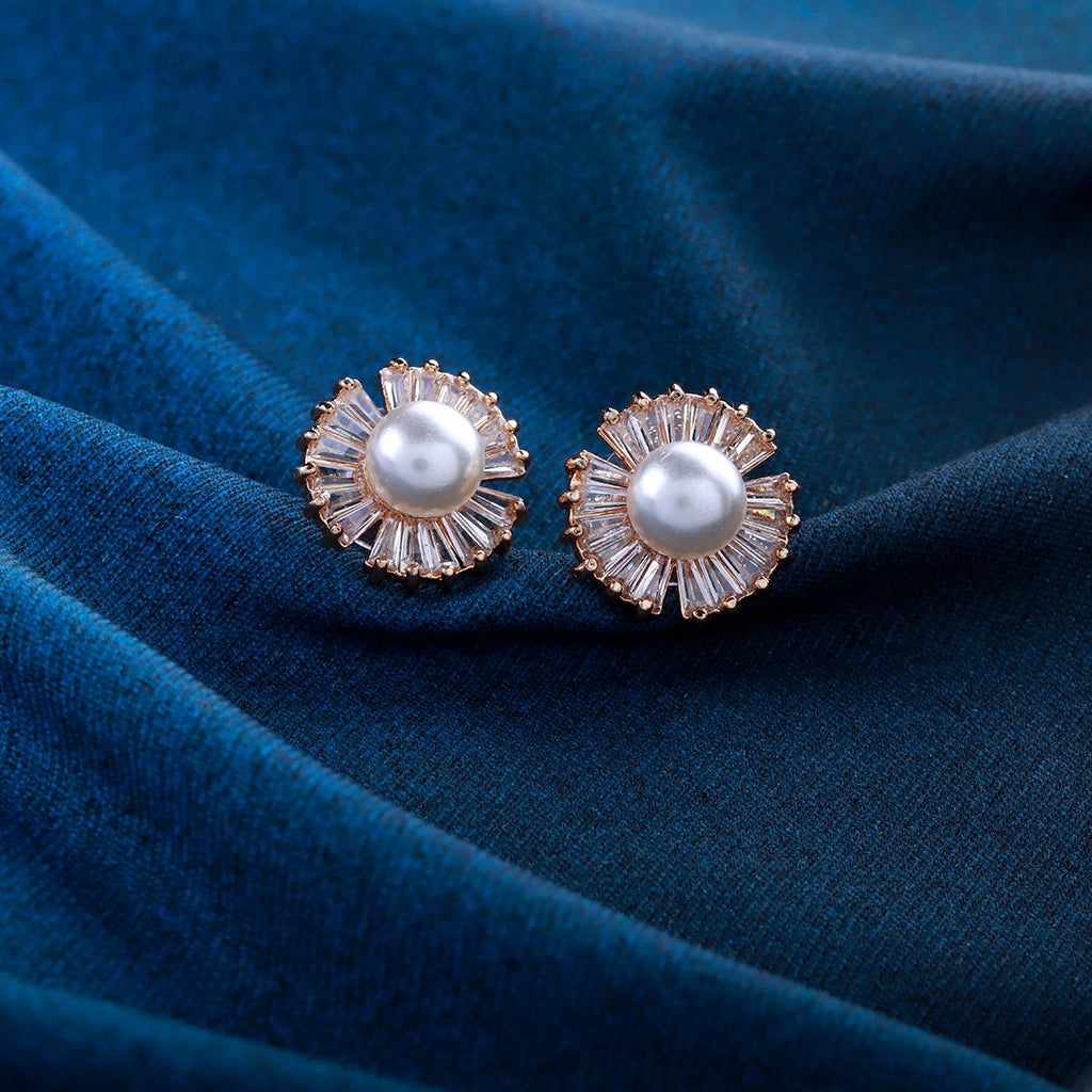 Flow Pearl Radiance Studs