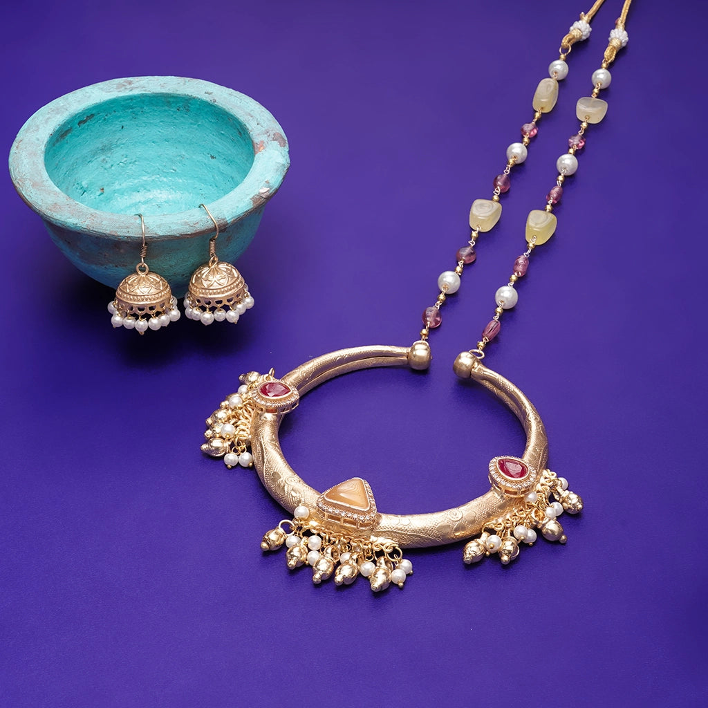 Heritage Gold Pendant Necklace Set