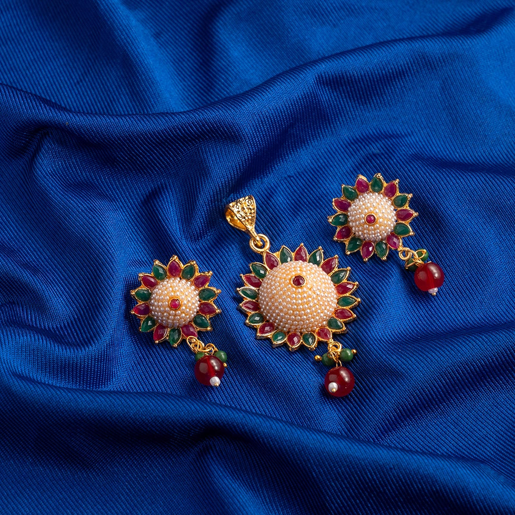 Flower Pearl Bloom Pendant Set