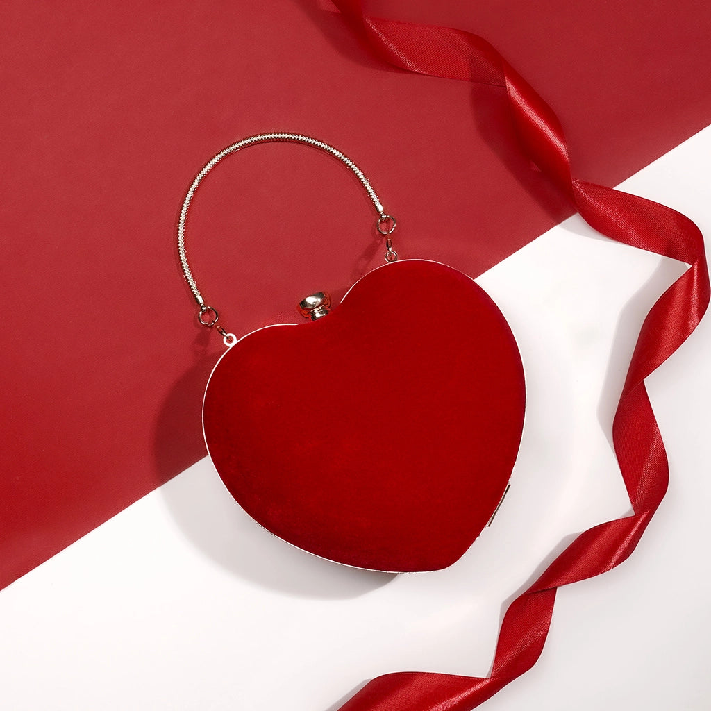 Rouge Amour Heart Clutch